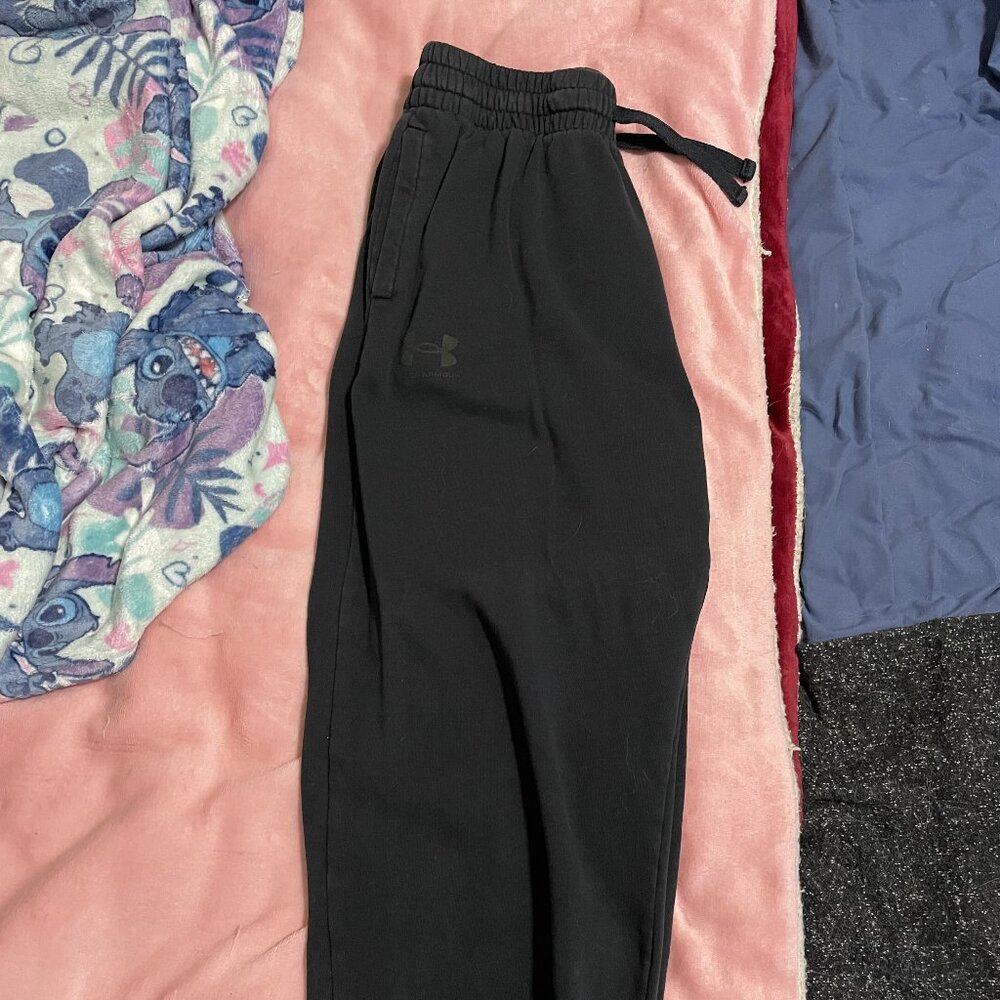 Jogging Pants - Picture 2 of 3